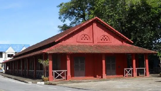 The Red Building (Tuek Daeng)