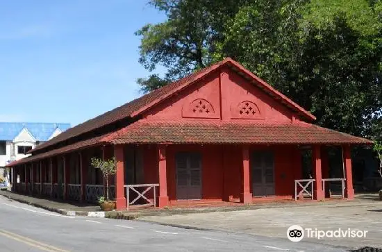 The Red Building (Tuek Daeng)