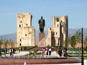 Statue of Amir Timur