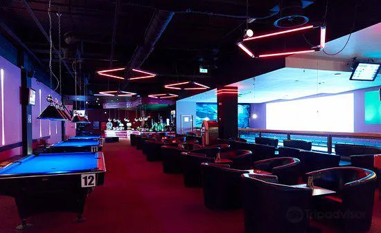 Pink Bowling & Club