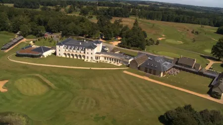 Bowood Hotel Spa & Golf Resort Отели рядом с достопримечательностью «Роудей Кау Фарм Кафе & Айс Крим Парлор»