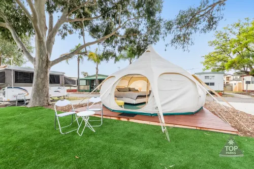 Central Caravan Park Hotels in Ascot