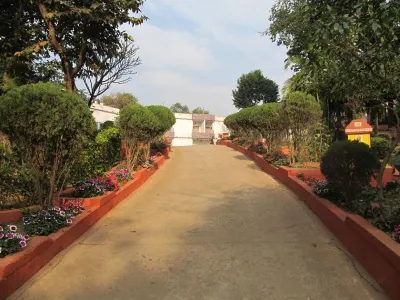 Hotel Shantinivas