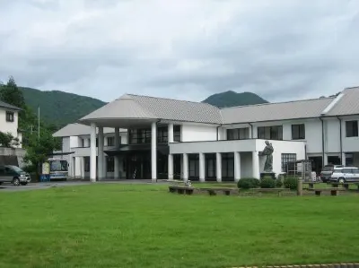 Kinokuni Nakatsuso Hotels near Saikaku Kinen Koryukan