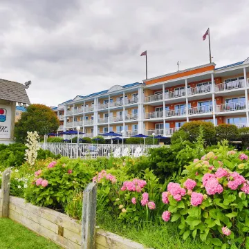 La Mer Beachfront Resort