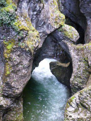 Devil's Throat Cave