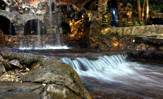 original waterfall Yakapark