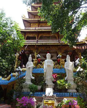 Hotels near Phat Tich Temple