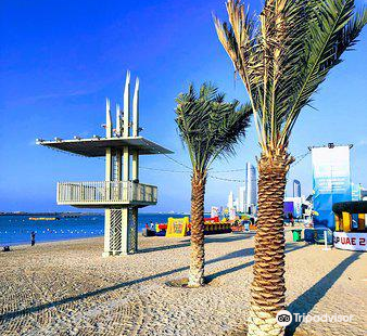 AlBahar at the Corniche