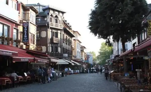 Hotel berhampiran Akbiyik Street