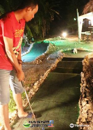 Hotel dekat Poppy's Minigolf & Kebab Cafe