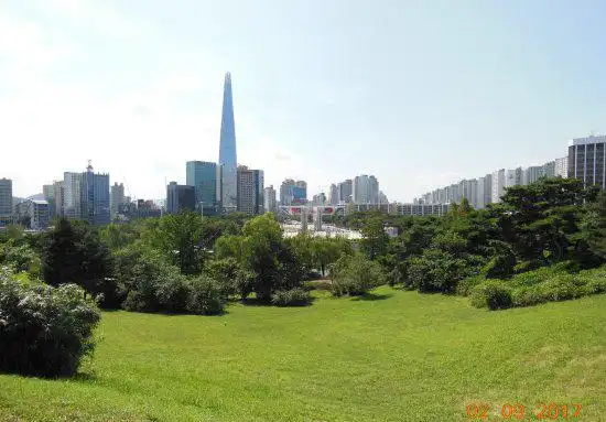 Hotels near Mongchontoseong Fortress