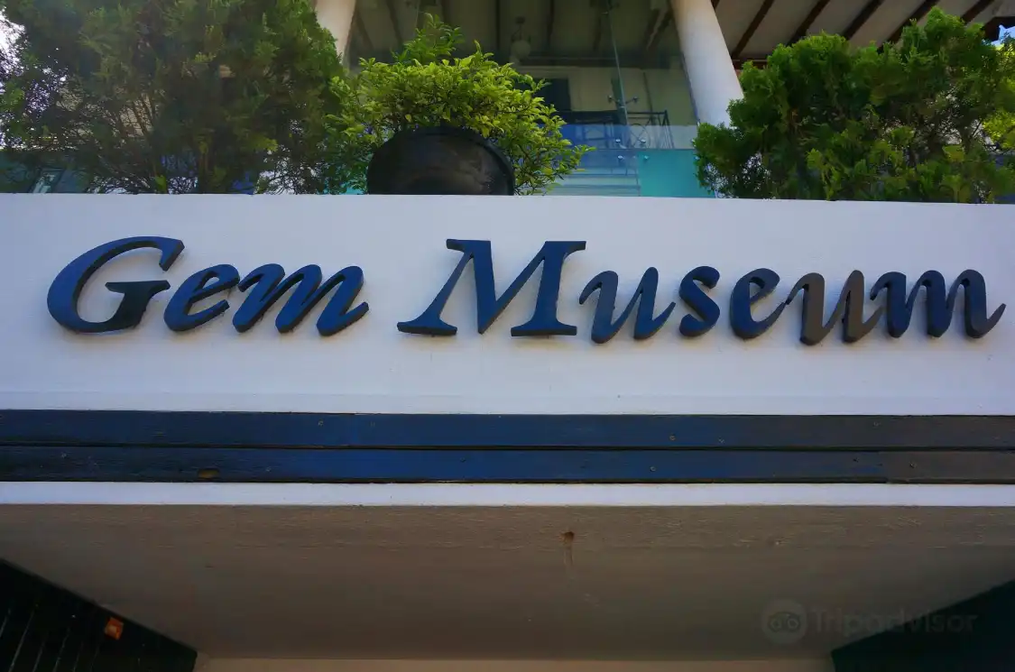 Hotels near Gem Museum