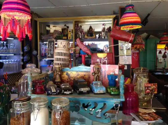 Pai Siam shop gallery周辺のホテル