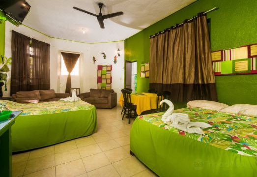 Abrazarse Life Guest House - Housity