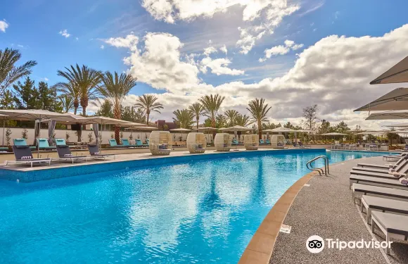 別哈斯 及度假村