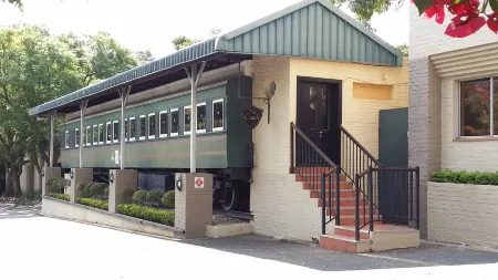 Safari Hotel & Convention Centre