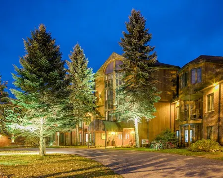 聖皮埃爾湖酒店 三河城酒店