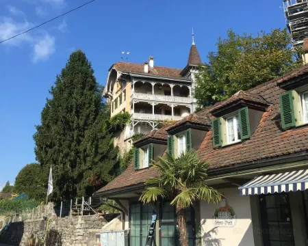 La Belle Vue Boutique Hotel & Café Hotels in Spiez