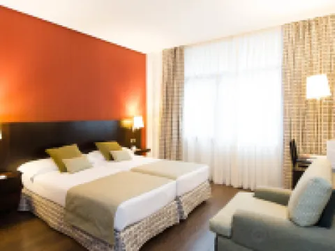 Hotel Conde Duque Bilbao Hotels near Zubizuri