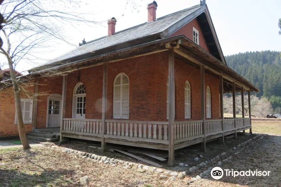 Foreigner's House / Folklore Museum