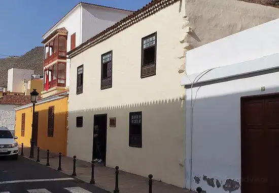 Hotels near Casa de Colon