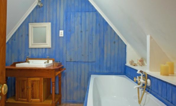 Amblewood Guest House - Housity