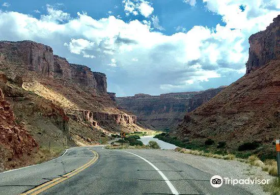 Scenic Byway of Highway 128