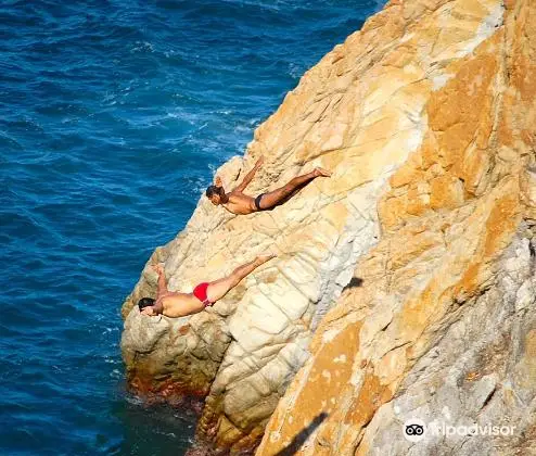 High Cliff Divers by Night with Dinner