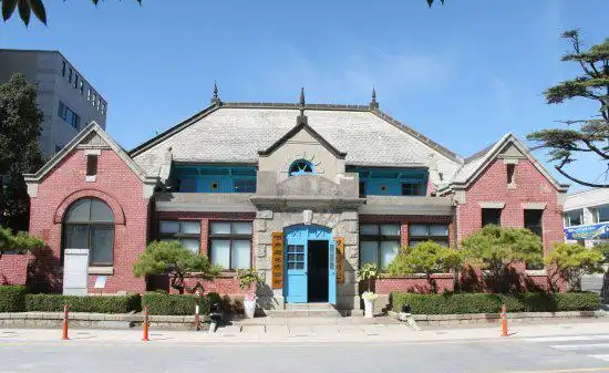 Hotels near Old Gunsan Customs Museum
