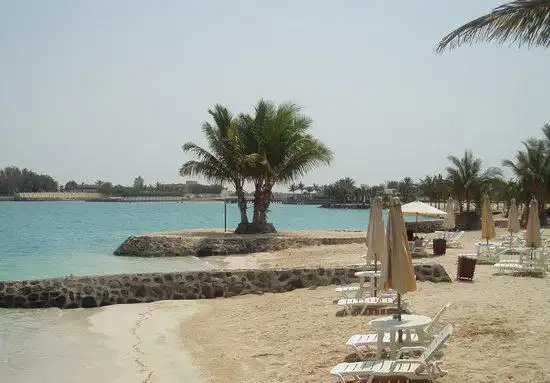 Hotels near Silver Sands Beach
