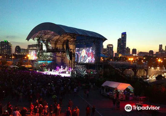 5_Huntington Bank Pavilion at Northerly Island