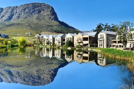 L'Ermitage - Franschhoek Chateau & Villas Отели в г. Фрэншек