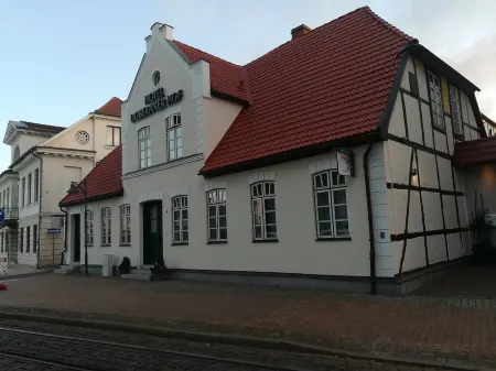 Hotel Doberaner Hof Отели в г. Бад-Доберан