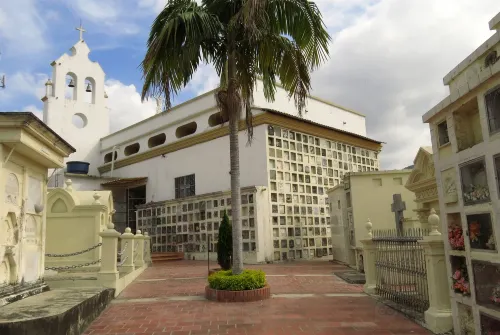 Hotel Tarigua Ocaña - 3 ดาว