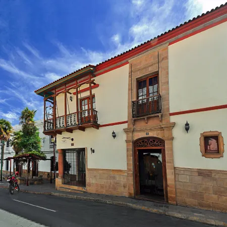Hotel Monasterio Отели в г. Сукре
