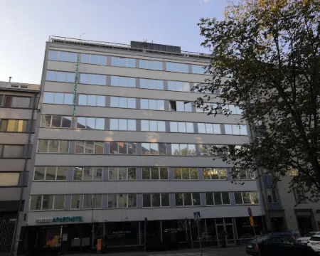 フォーノム アパートホテル ヘルシンキ カンピ ヘルシンキのホテル