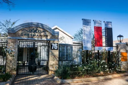 Grey Manor Guesthouse Отели в г. Почефструм