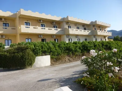 Angel Village فنادق في Mades