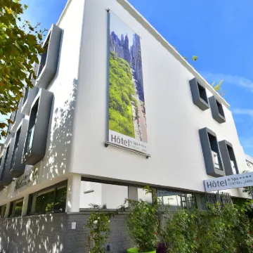 Best Western Plus Central Park Hotel Hotels near La Rochelle Airport