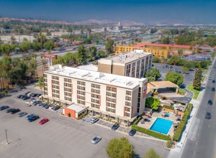 DoubleTree by Hilton San Bernardino