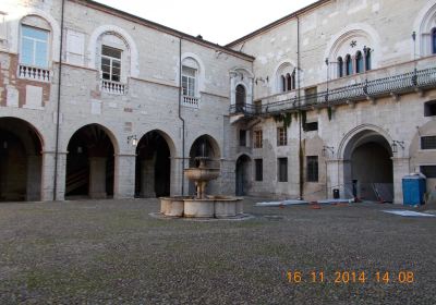 Palazzo Broletto