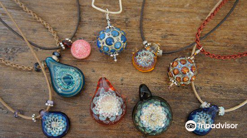 Jizai Glass Beads Studio & Gallery