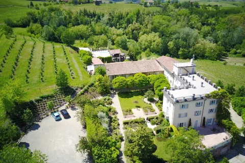 La Villa Hotel