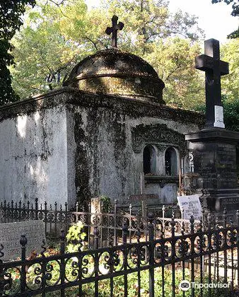 Bellu Cemetery (Cimitirul Șerban Vodă-Bellu)