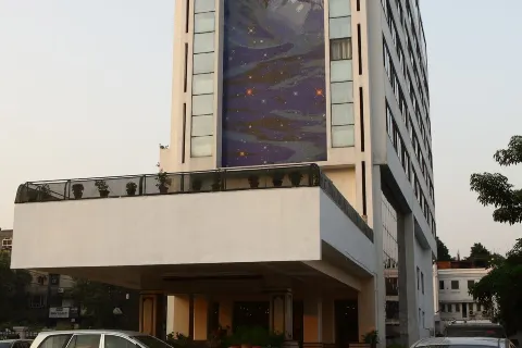 Gemini Continental Lucknow