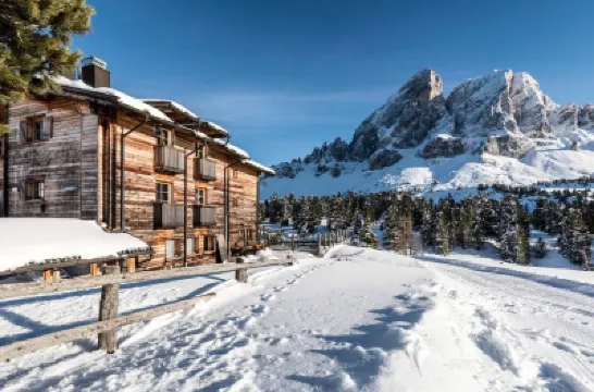Ütia de Börz Hotels near Korer
