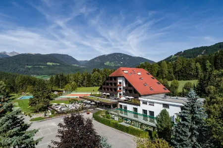 Royal Hotel Hinterhuber Отели в г. Riscone