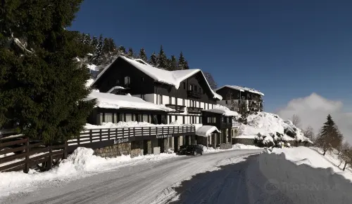 Albergo Ristorante Bucaneve Hotels in Veglio