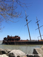 La Grande Hermine (replica carrack)